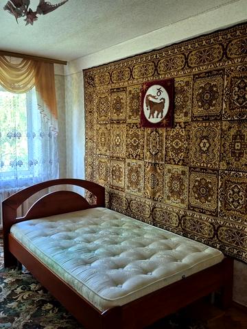 Празька вул., 25/1