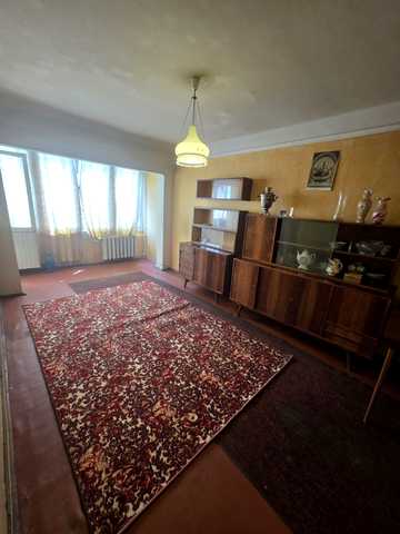 Соборності просп. (Возз'єднання), 3-Б