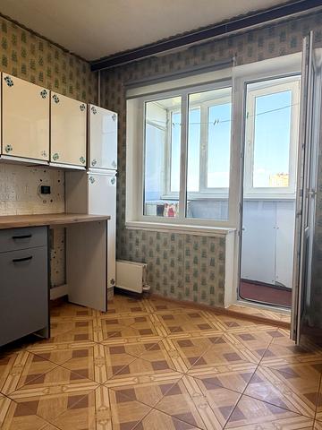 Георгія Гонгадзе просп. (Радянської України), 3