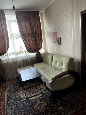 Ахієзерів вул. (Халтуріна), 4