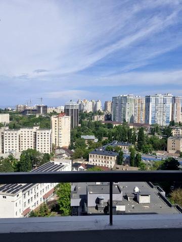 Середньофонтанська вул., 35