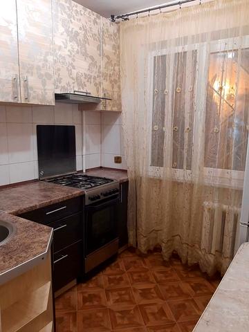 Героїв Крут вул. (Валентини Терешкової), 28а