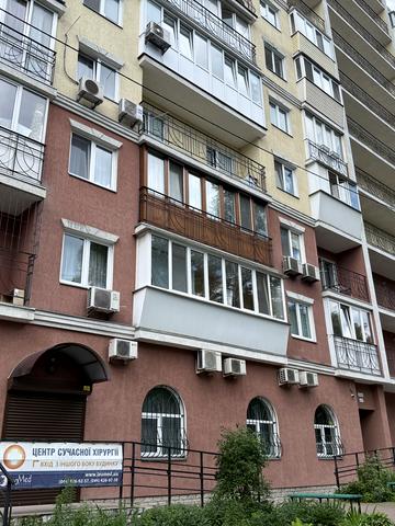 Сирецька вул., 32