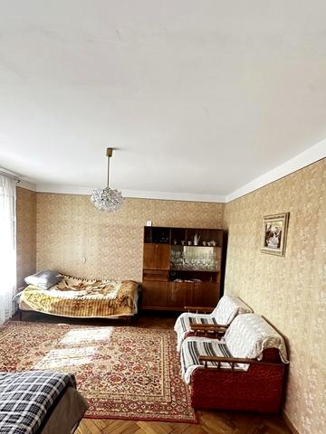 Володимира Великого вул., 74