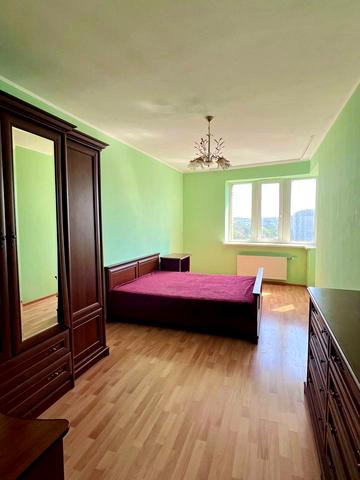 Зубрівська вул., 32