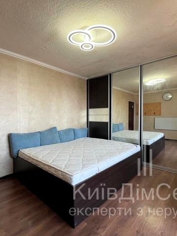 Драгоманова вул., 15-А
