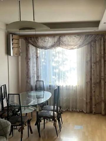 Садівнича вул., 5