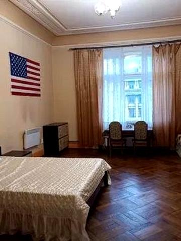 Адама Міцкевича пл., 2