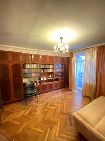 Володимирська вул., 65