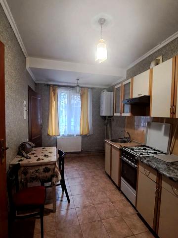 Велика Арнаутська вул., 38