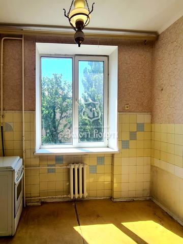 Івана Світличного вул. (Петровського), 6