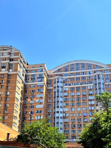 Василя Тютюнника вул. (Анрі Барбюса), 5-В