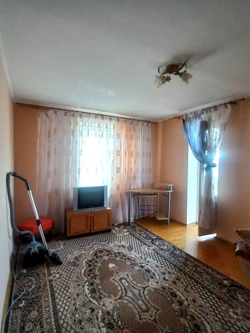 Київська вул., 77