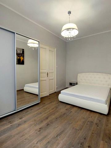 Зелена вул., 32
