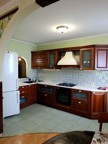 Сонячна вул., 4