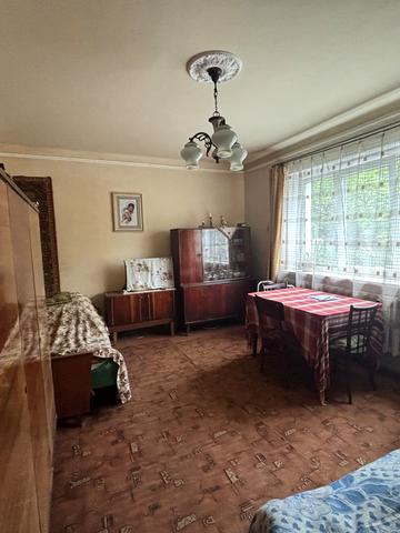 Каховська вул., 8