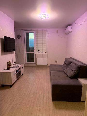 Михайла Грушевського вул., 30г