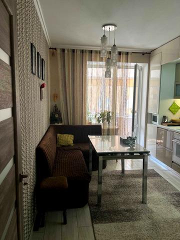 Тарасівська вул., 7