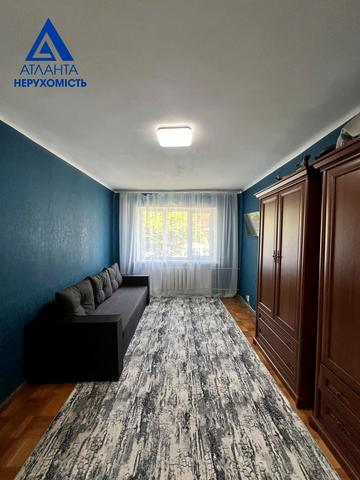 Президента Грушевського просп., 8