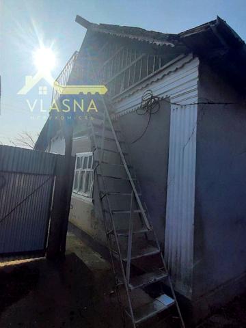 Набережна, 1