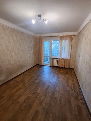 Чарівна вул., 151