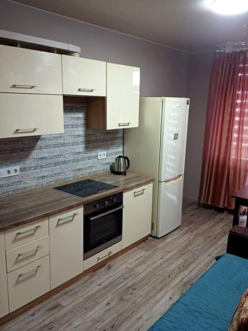 Європейського Союзу просп. (Правди), 45