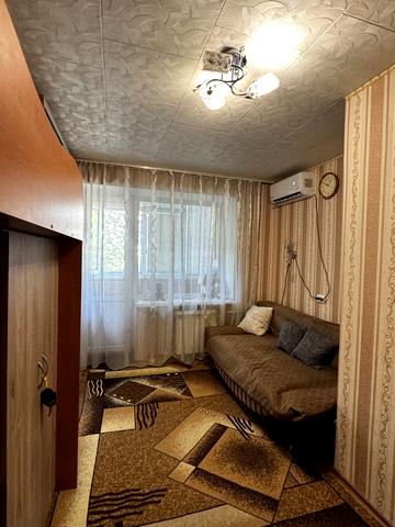 Лесі Українки просп. (50 років Жовтня), 30