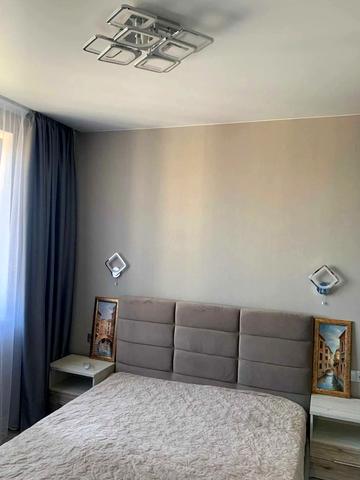 Перлинна вул., 8
