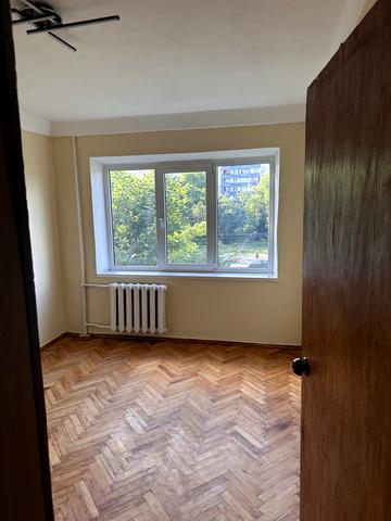 Леся Курбаса просп., 5