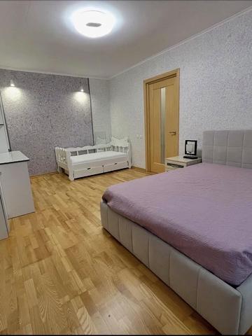 Миколаївська вул., 8