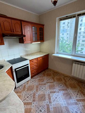 Милославська вул., 25