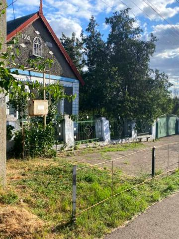 Центральна вул.
