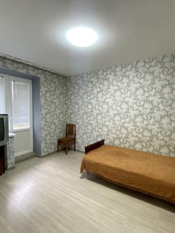Героїв Крут бульв. (Героїв Сталінграду), 22