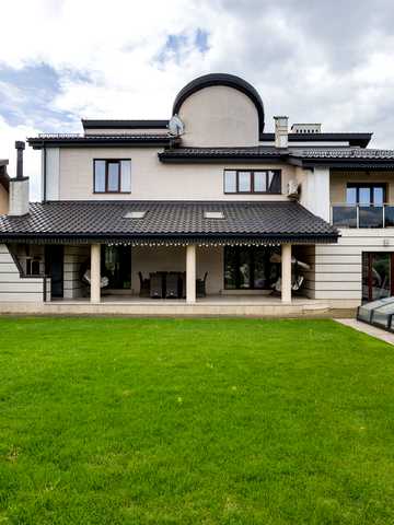 Лікарська вул., 5