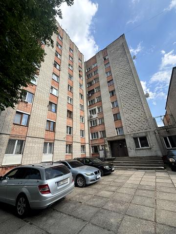 Івана Миколайчука вул., 11