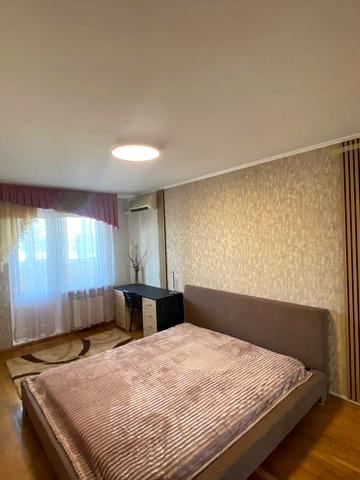 Миколи Бажана просп., 36