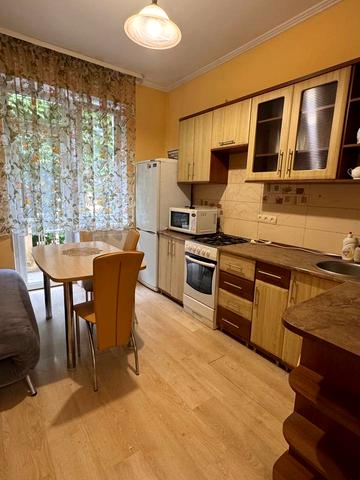 Володимира Кубійовича вул., 34