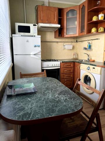 Оболонський просп., 30