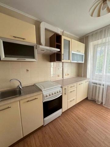 Івана Миколайчука вул., 8