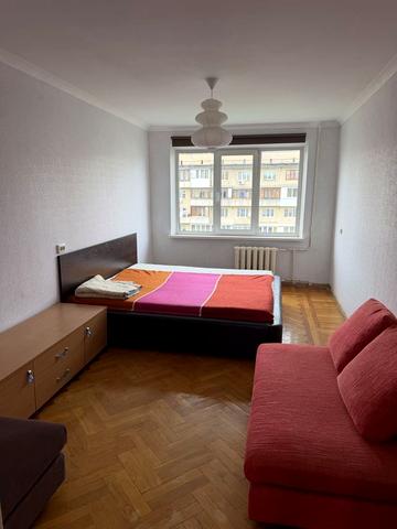 Олександра Архипенка вул. (Мате Залки), 8-В