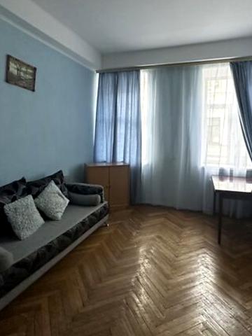 Ярославська вул., 10