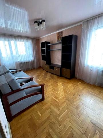 Коновальця вул., 12