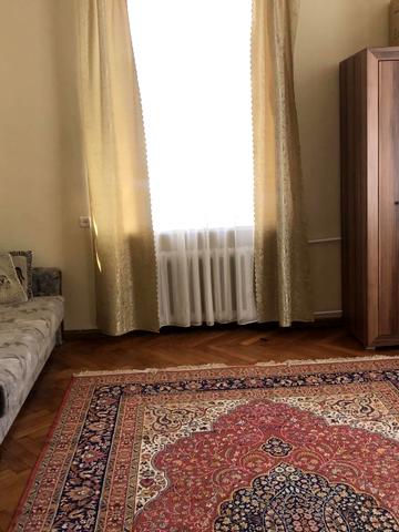 Обсерваторна вул., 23