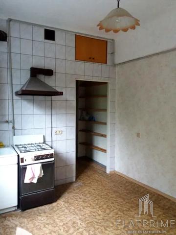 Василя Чумака вул., 13