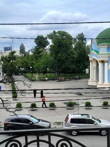 Костянтинівська вул., 1