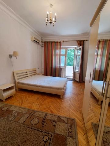 Святослава Караванського вул. (Жуковського), 40