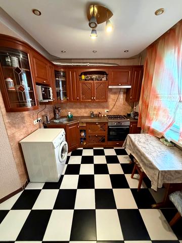 Курсанта Єськова вул., 10 корпус 1