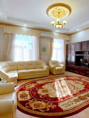 Софіївська вул., 11