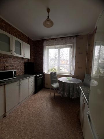Червоної Калини просп. (Володимира Маяковського), 18