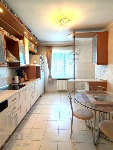Миколи Бажана просп., 36